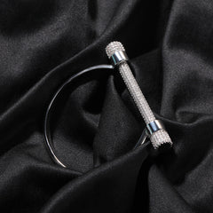 Horseshoe-shaped bracelets inlaid with zircon and diamonds